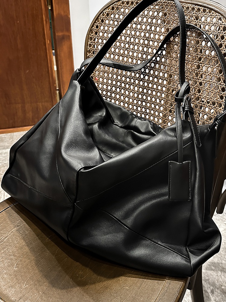 프라다클레오 브러시드 가죽 숄더백 : 30대 여자 명품 가방